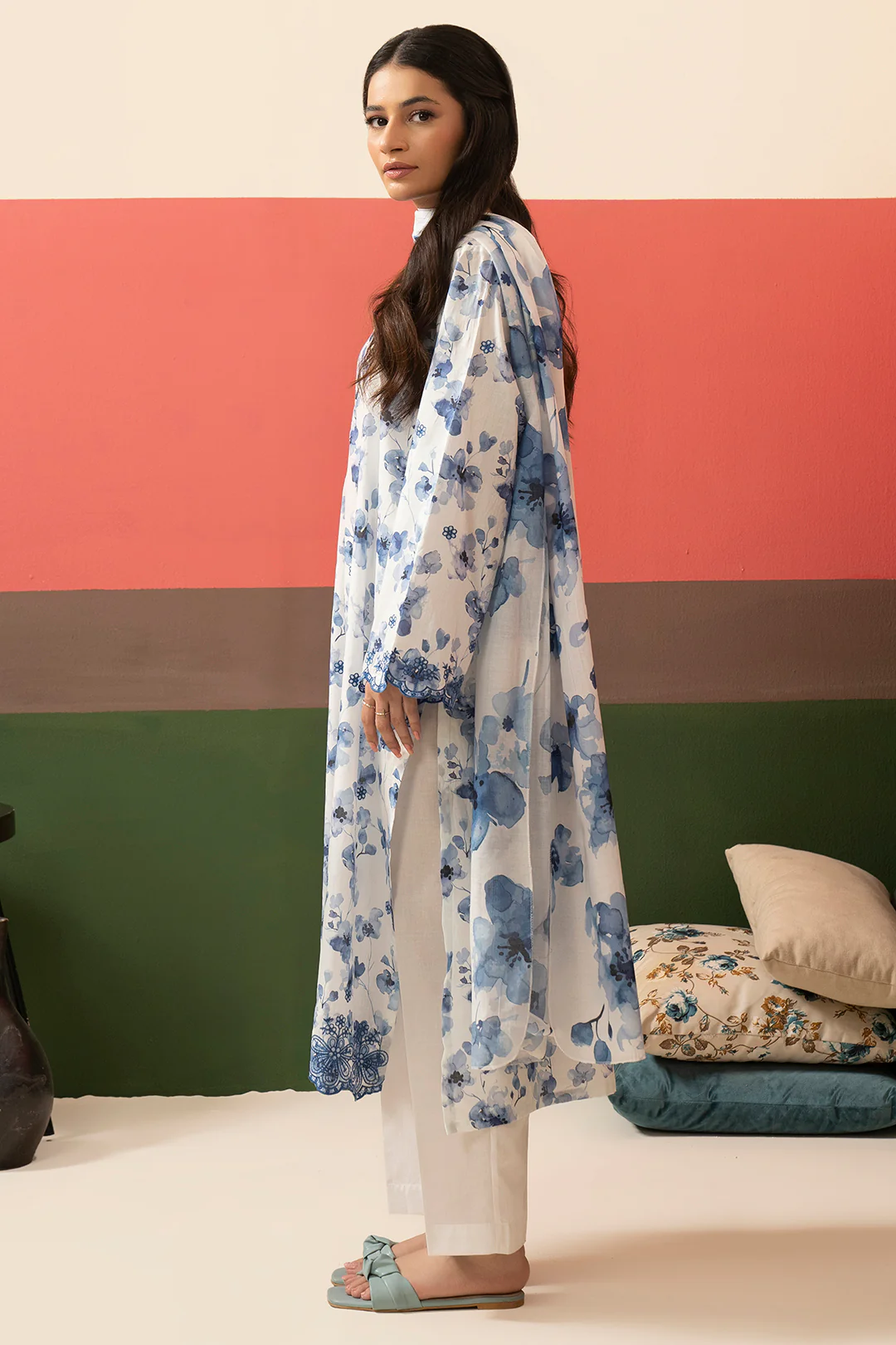 Embroidered Kurta Dupatta Trouser - 1522 - Image 5