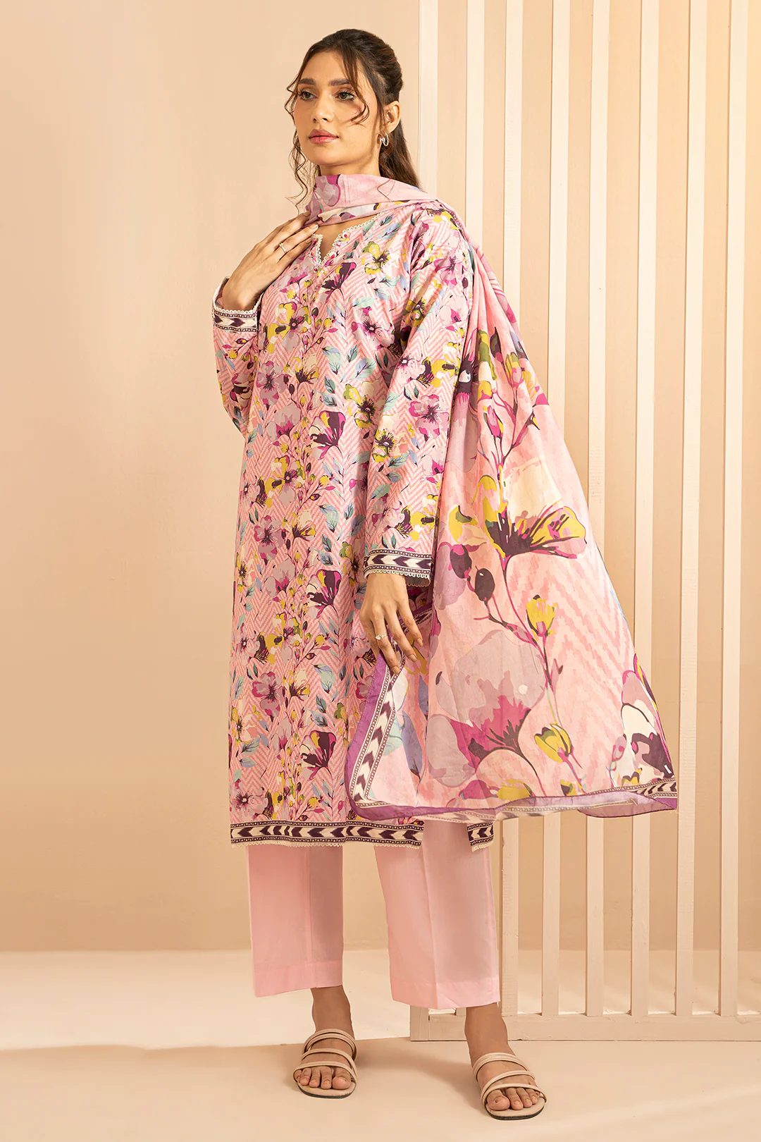 Kurta Dupatta Trouser - 1697 - Image 4