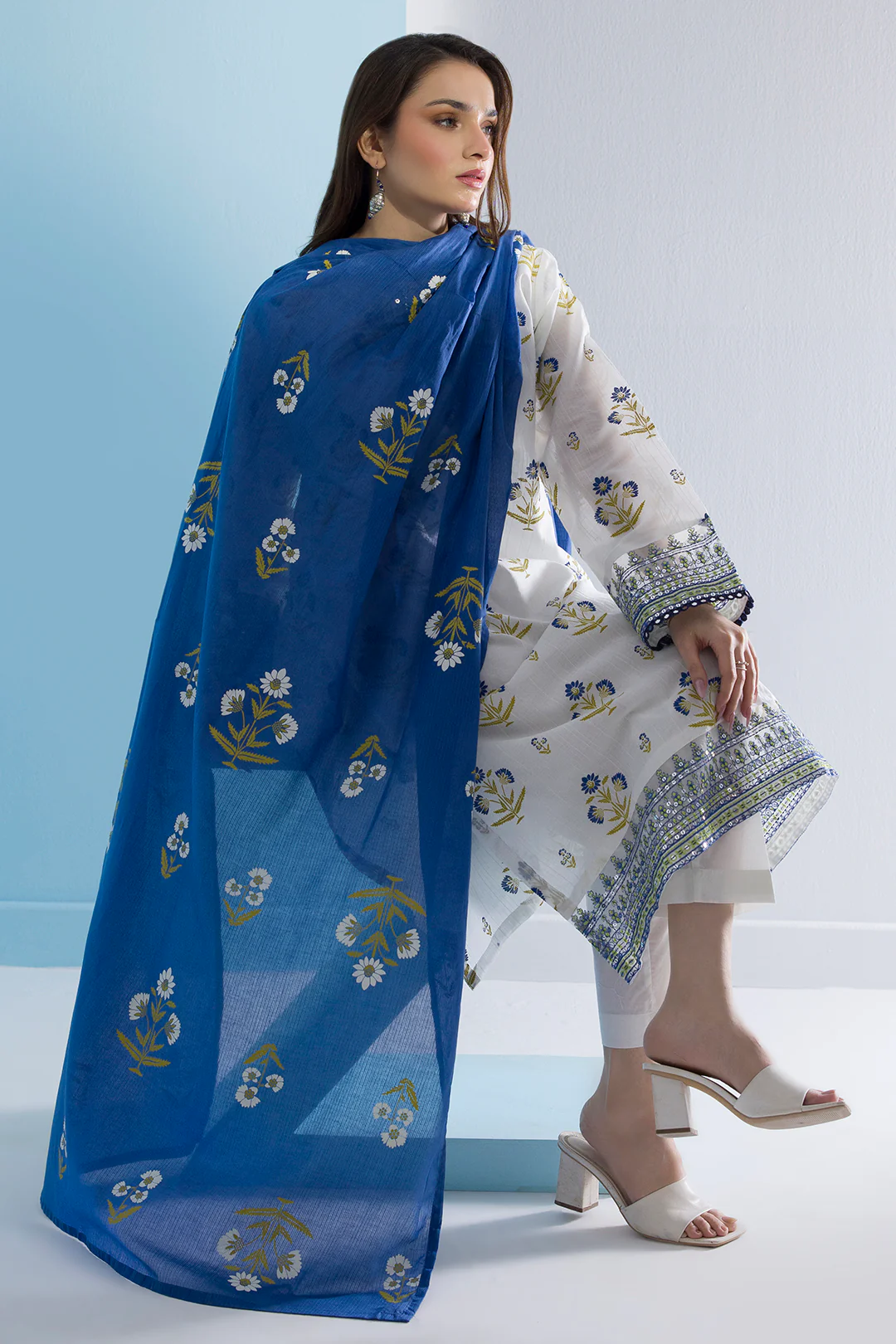 Embroidered Kurta Dupatta Trouser - 1711 - Image 5
