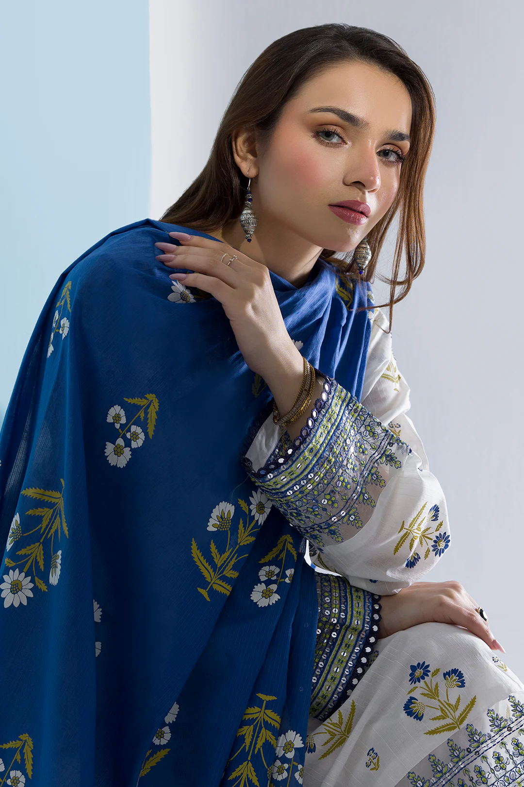 Embroidered Kurta Dupatta Trouser - 1711 - Image 9