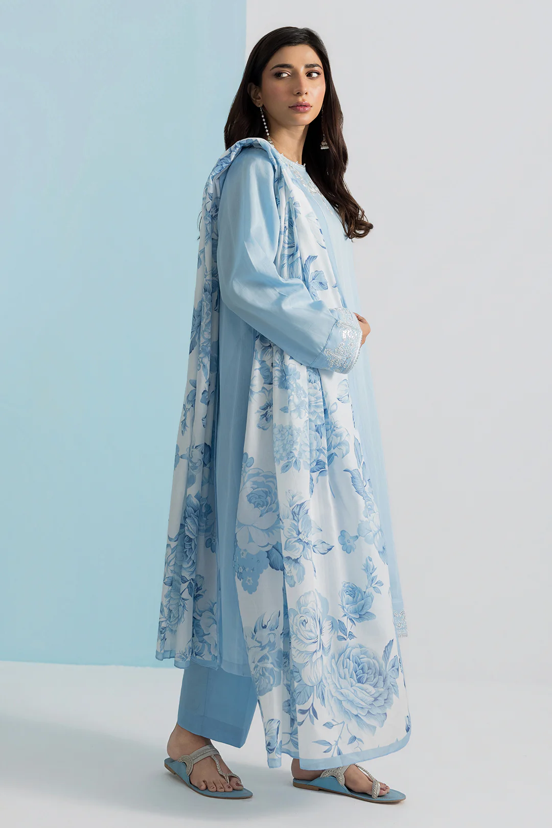Embroidered Kurta Dupatta Trouser - 1717 - Image 4
