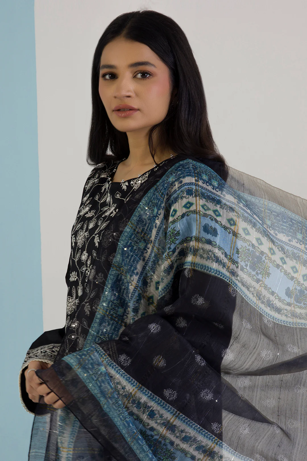 Embroidered Kurta Dupatta Trouser - 1784 - Image 4