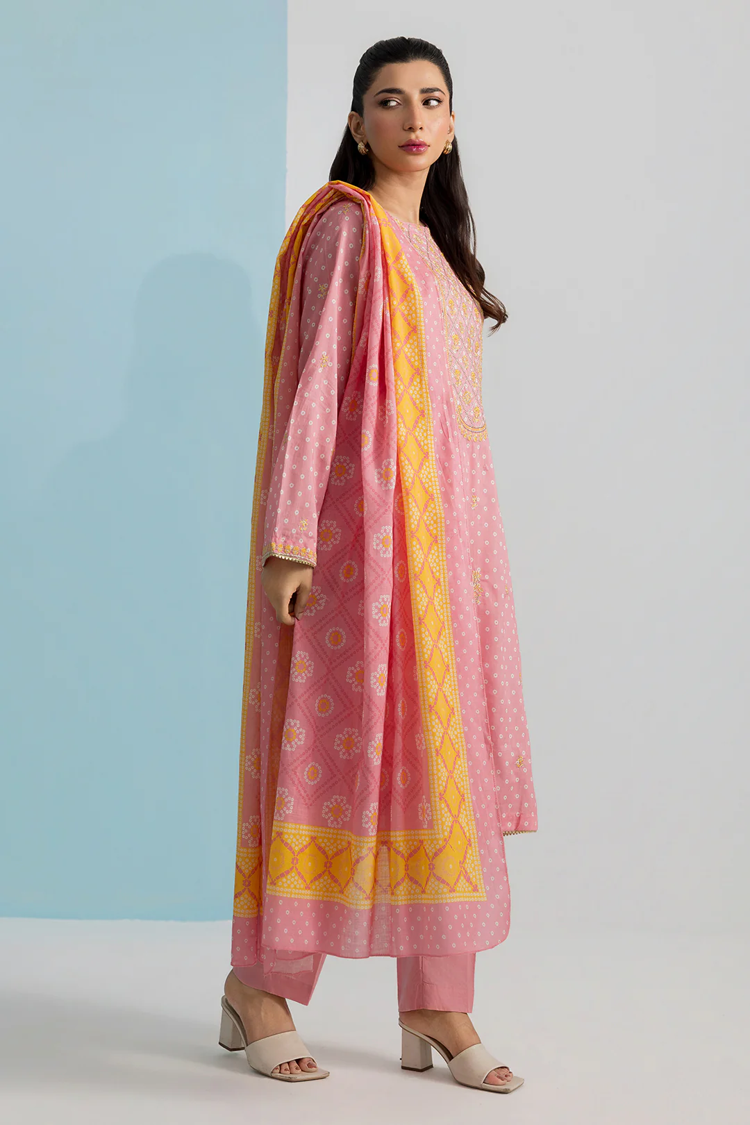 Embroidered Kurta Dupatta Trouser - 1937 - Image 3