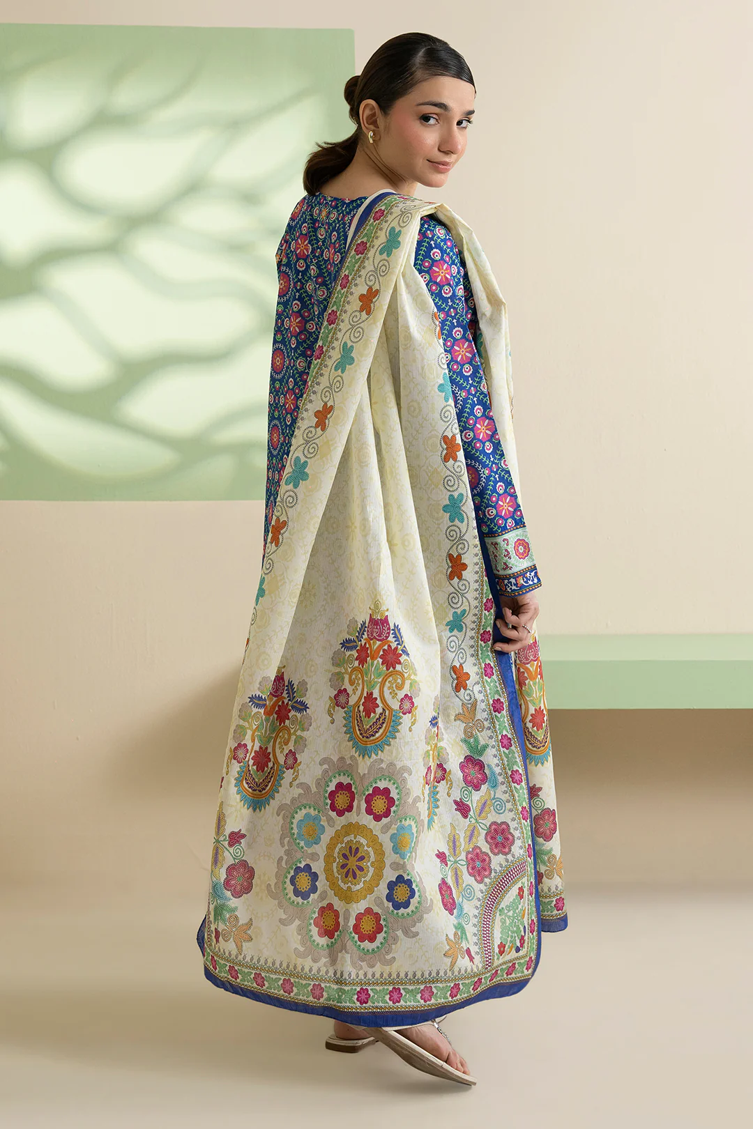 Kurta Dupatta Trouser - 1983 - Image 6