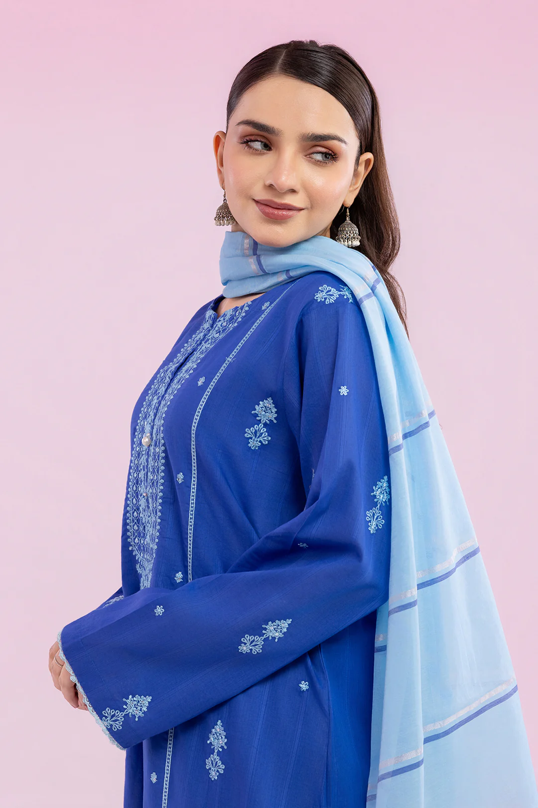 Embroidered Kurta Dupatta Trouser - 1989 - Image 4