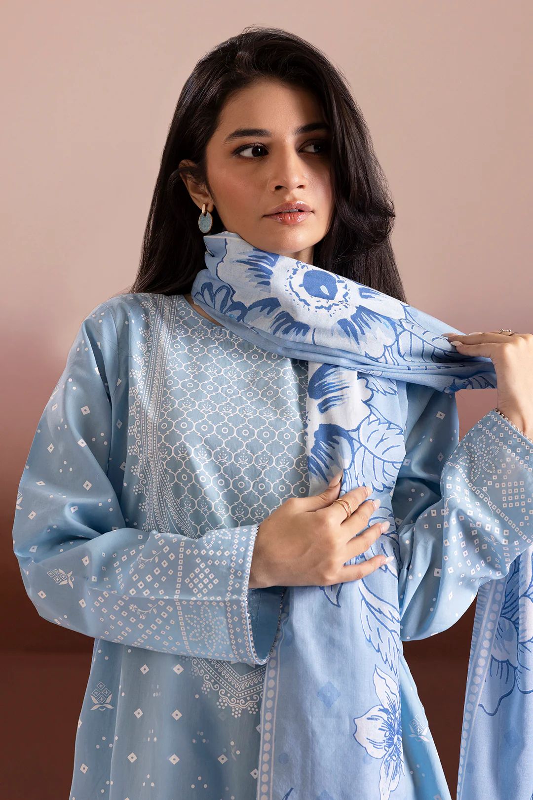 Kurta Dupatta Trouser - 2017 - Image 2