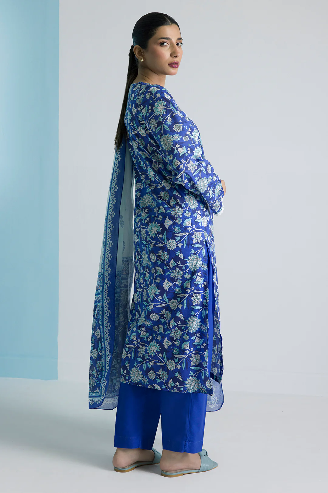 Kurta Dupatta Trouser - 2193 - Image 3