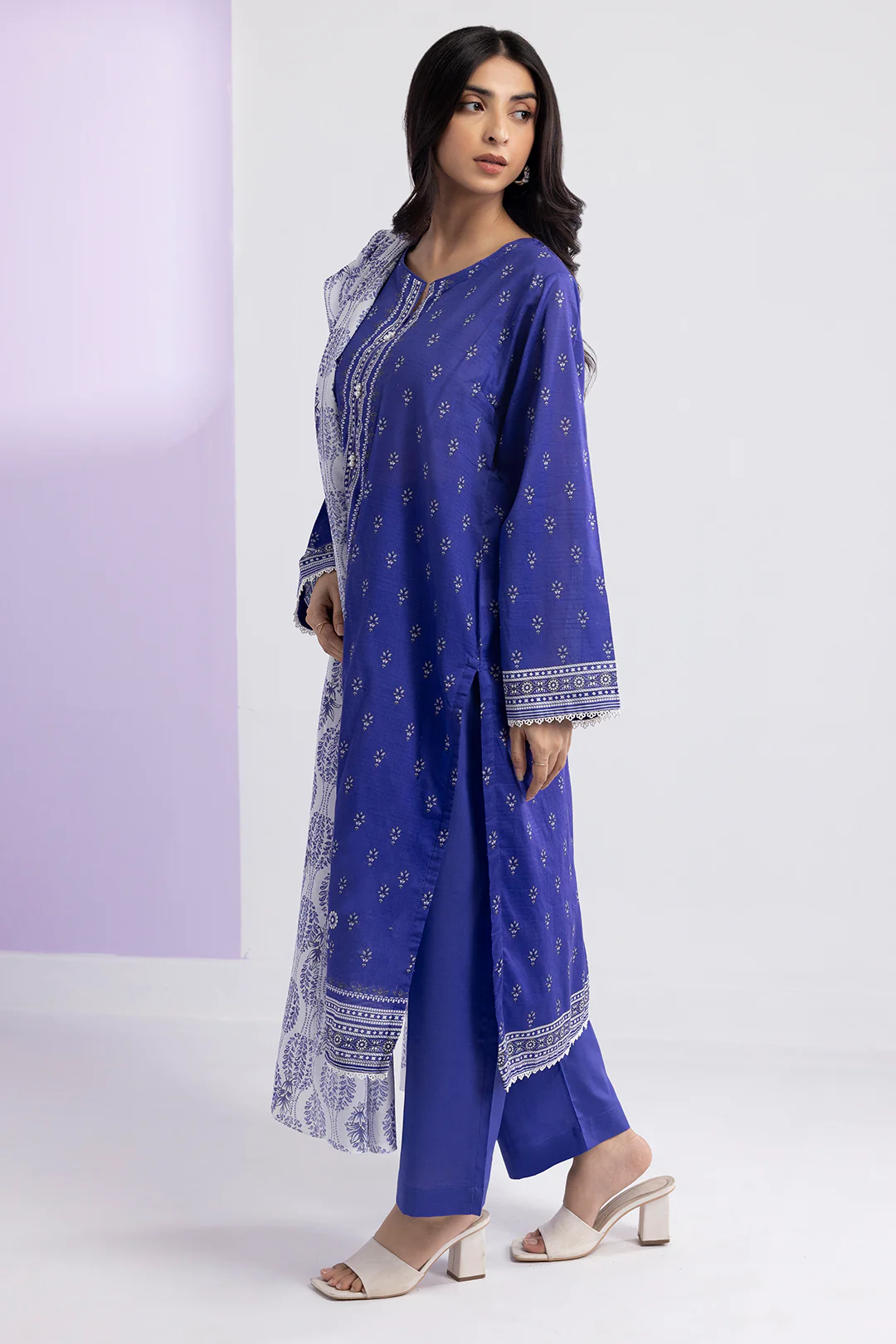 Kurta Dupatta Trouser - 2250 - Image 4