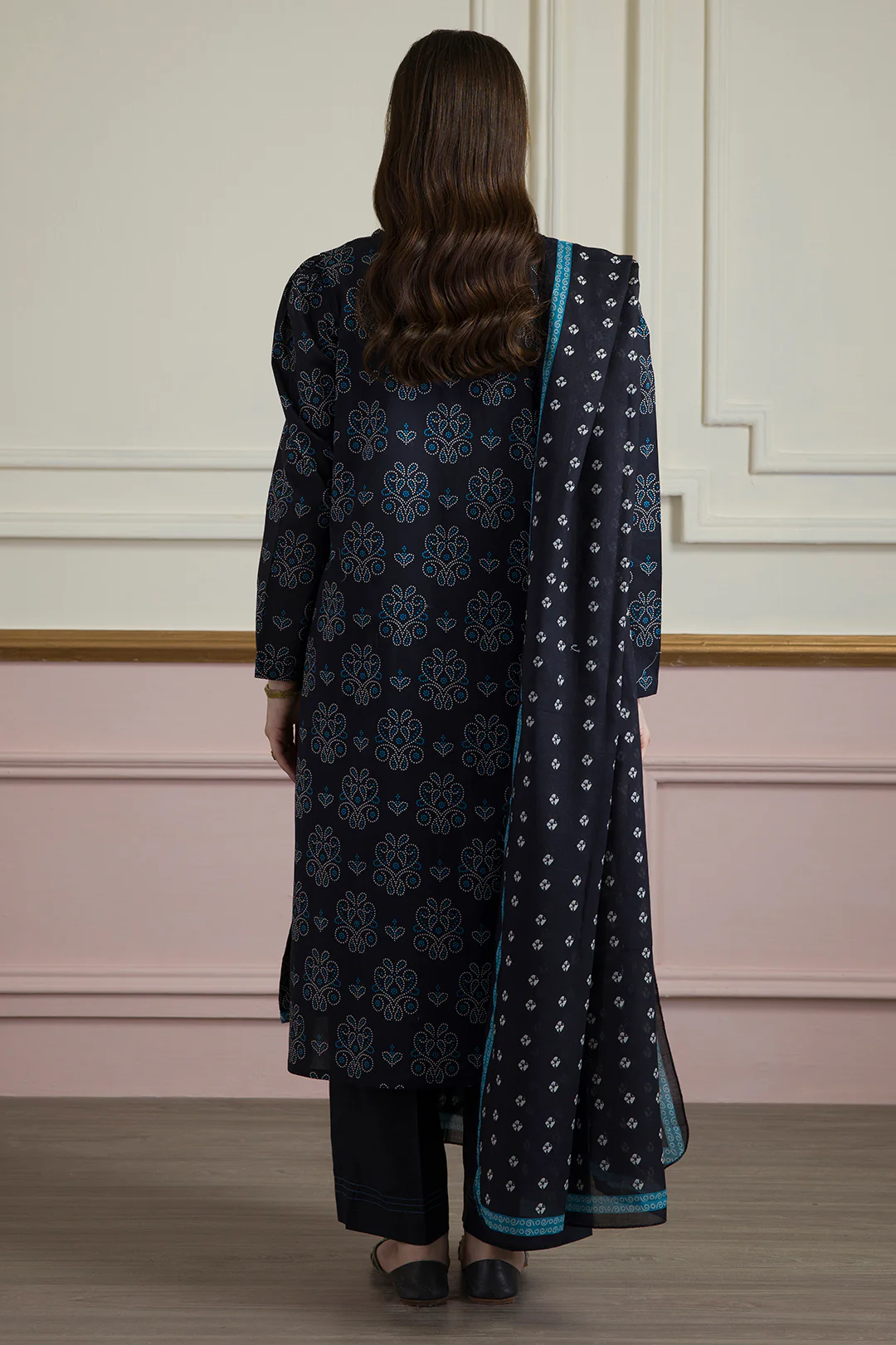 Kurta Dupatta Trouser - 2304 - Image 11