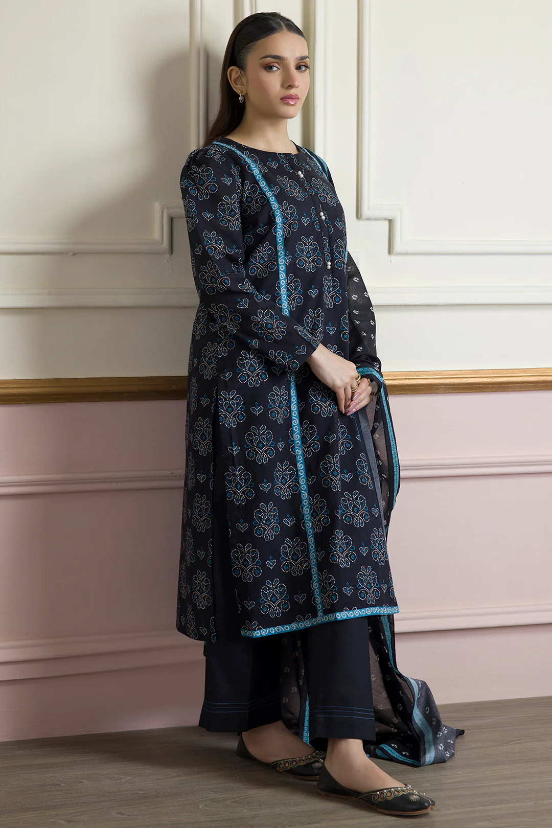 Kurta Dupatta Trouser - 2304 - Image 8