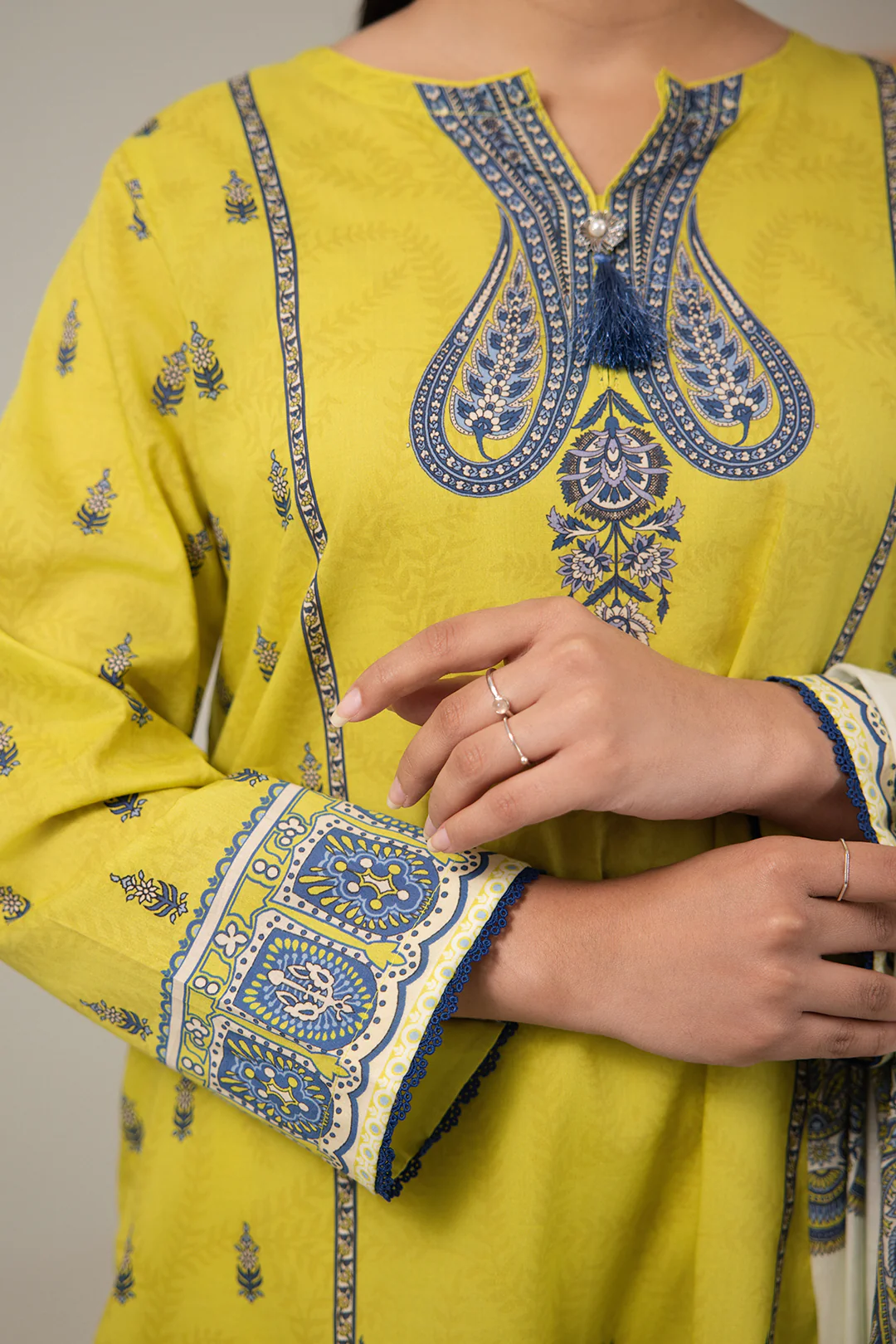 Kurta Dupatta Trouser - 2414 - Image 4