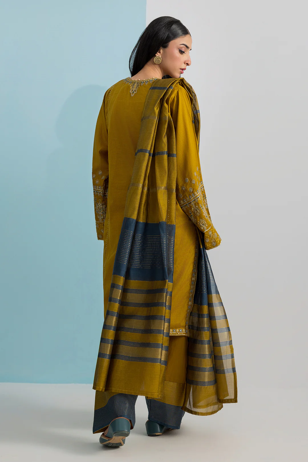 Embroidered Kurta Dupatta Trouser - 2666 - Image 10