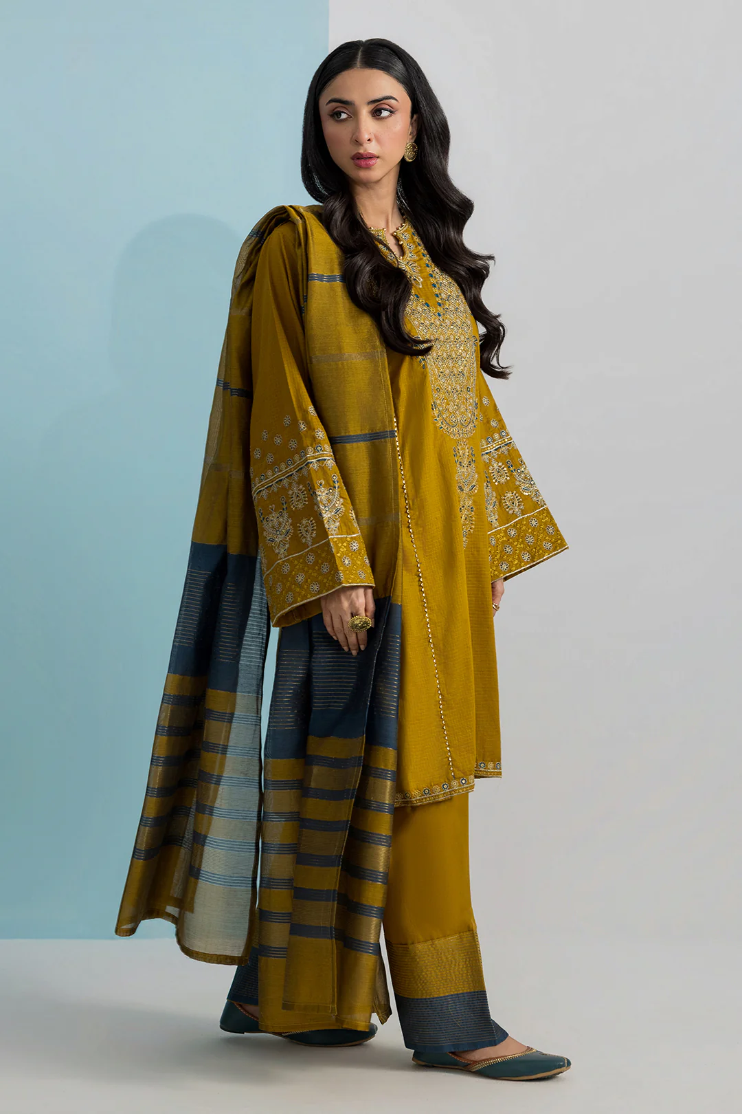 Embroidered Kurta Dupatta Trouser - 2666 - Image 5