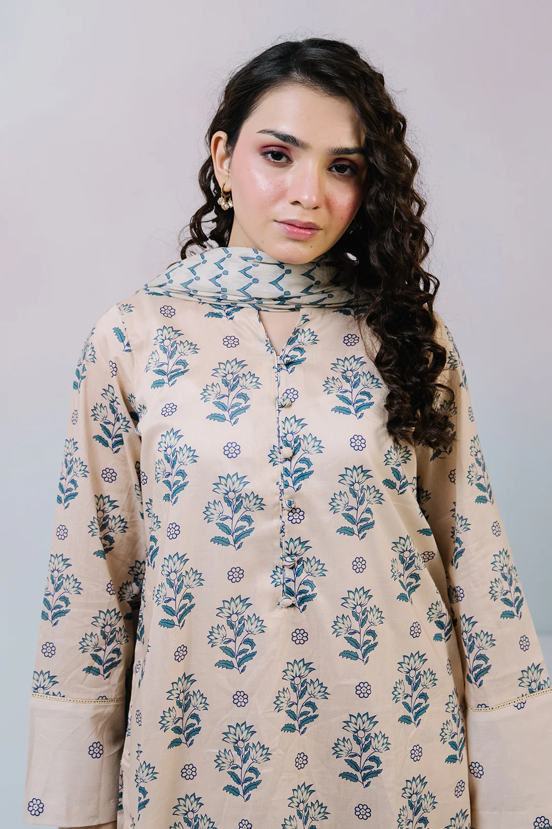 Kurta Dupatta Trouser - 2142 - Image 2