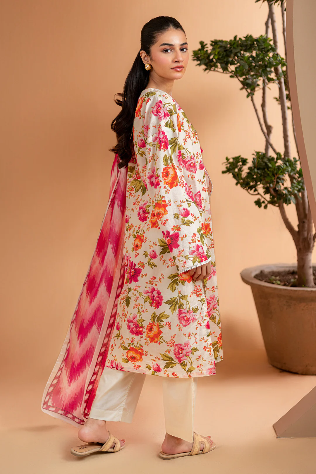 Kurta Dupatta Trouser - 2181 - Image 4