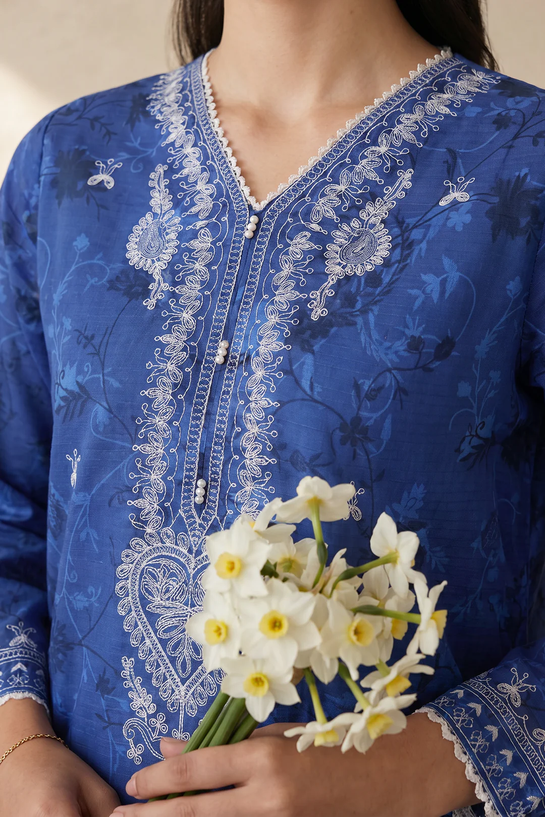 Embroidered Kurta Dupatta Trouser - 2192 - Image 3