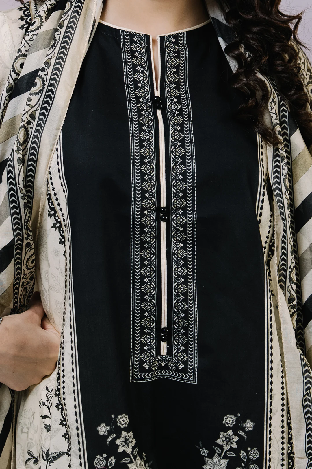 Kurta Dupatta Trouser - 2459 - Image 4
