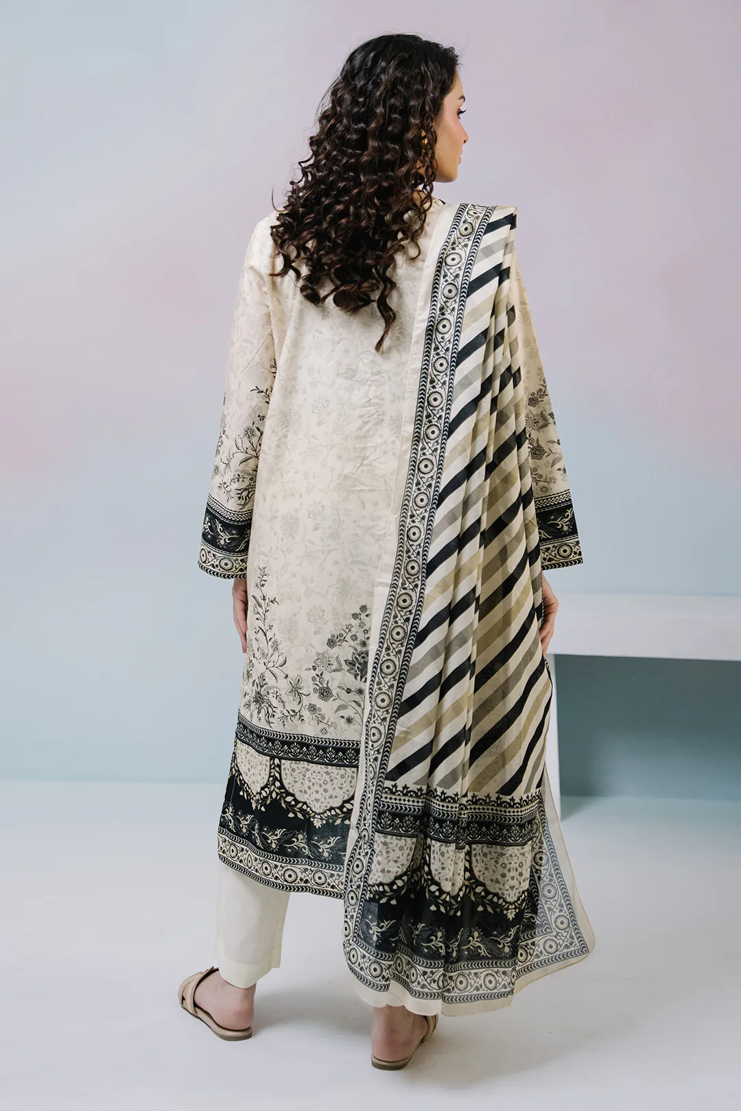 Kurta Dupatta Trouser - 2459 - Image 5