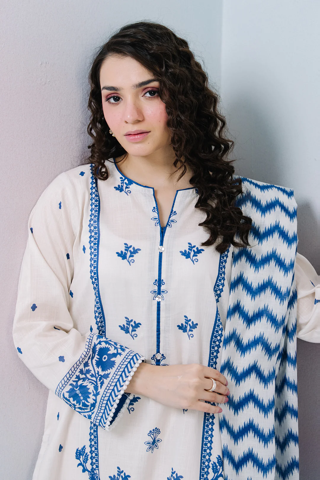 Kurta Dupatta Trouser - 2460 - Image 2