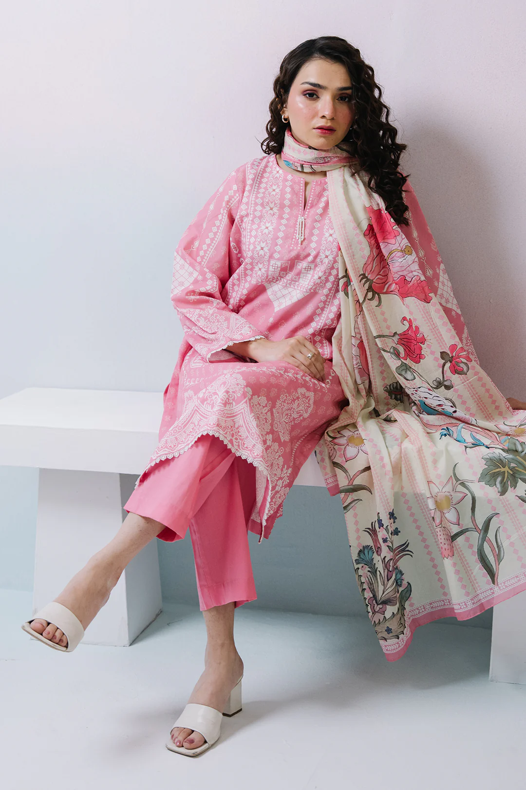 Kurta Dupatta Trouser - 2467 - Image 3