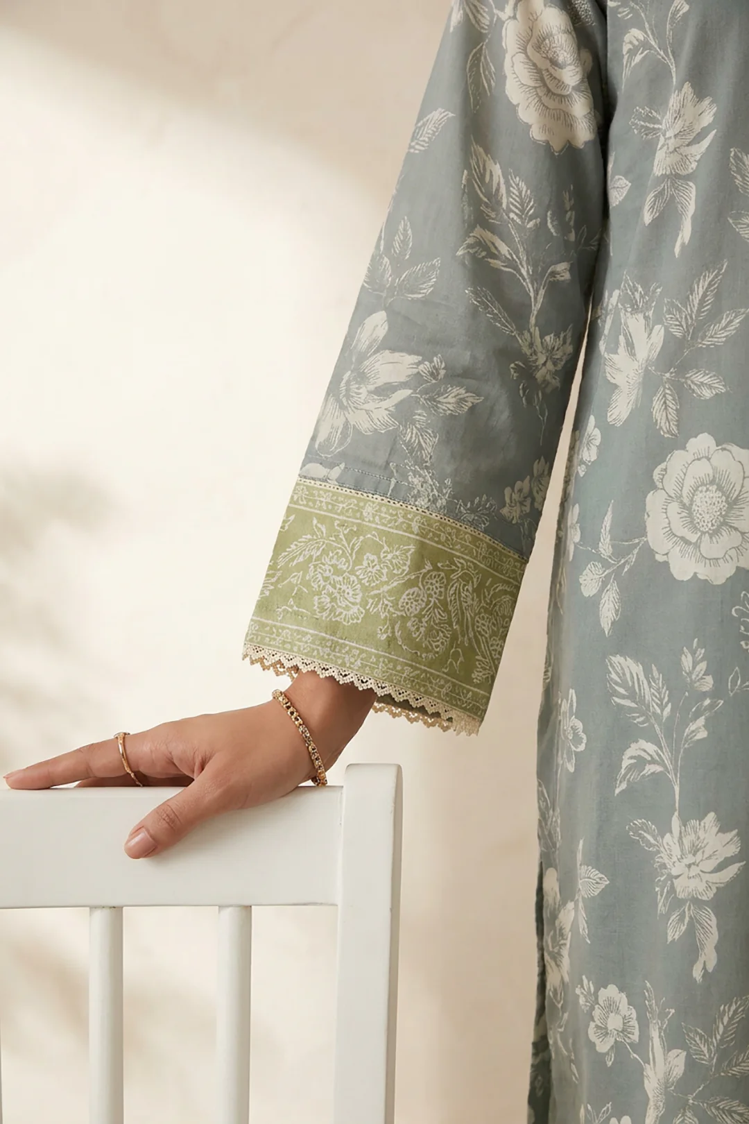 Kurta Dupatta Trouser - 2489 - Image 5