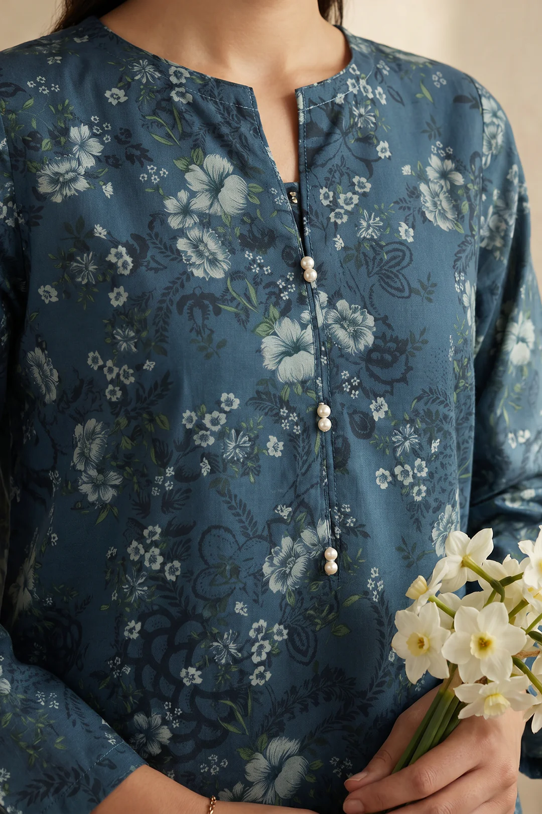 Embroidered Kurta Dupatta Trouser - 2537 - Image 3