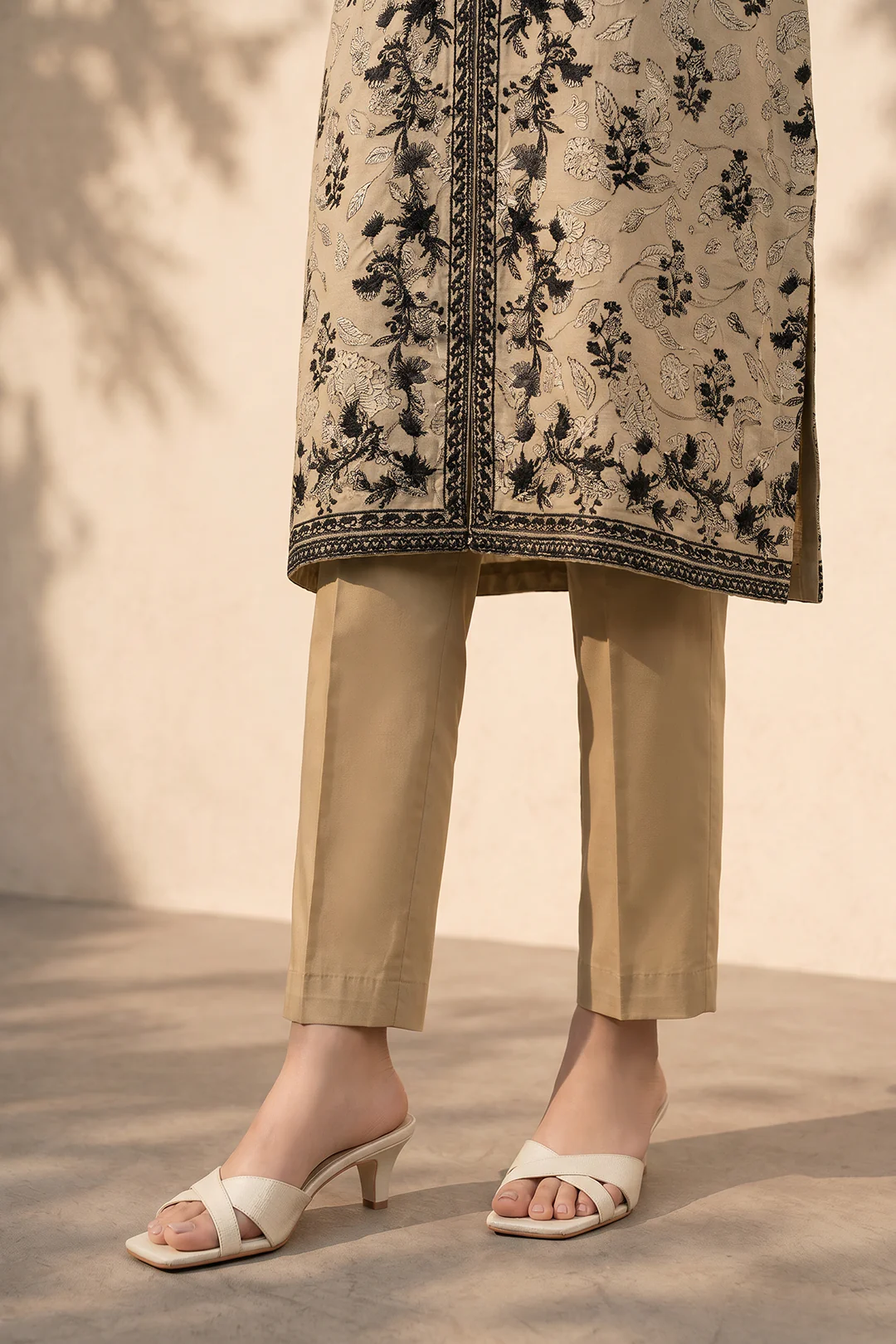 Kurta Dupatta Trouser - 2694 - Image 5
