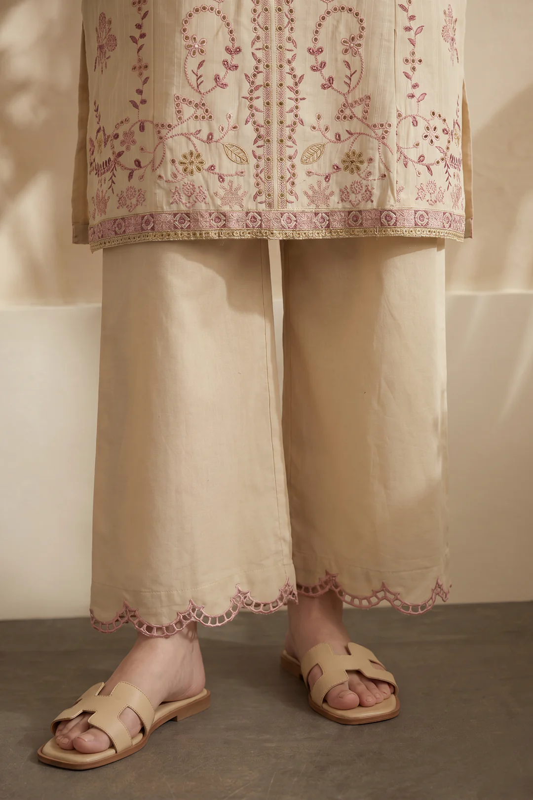 Embroidered Kurta Dupatta Trouser - 3725 - Image 4