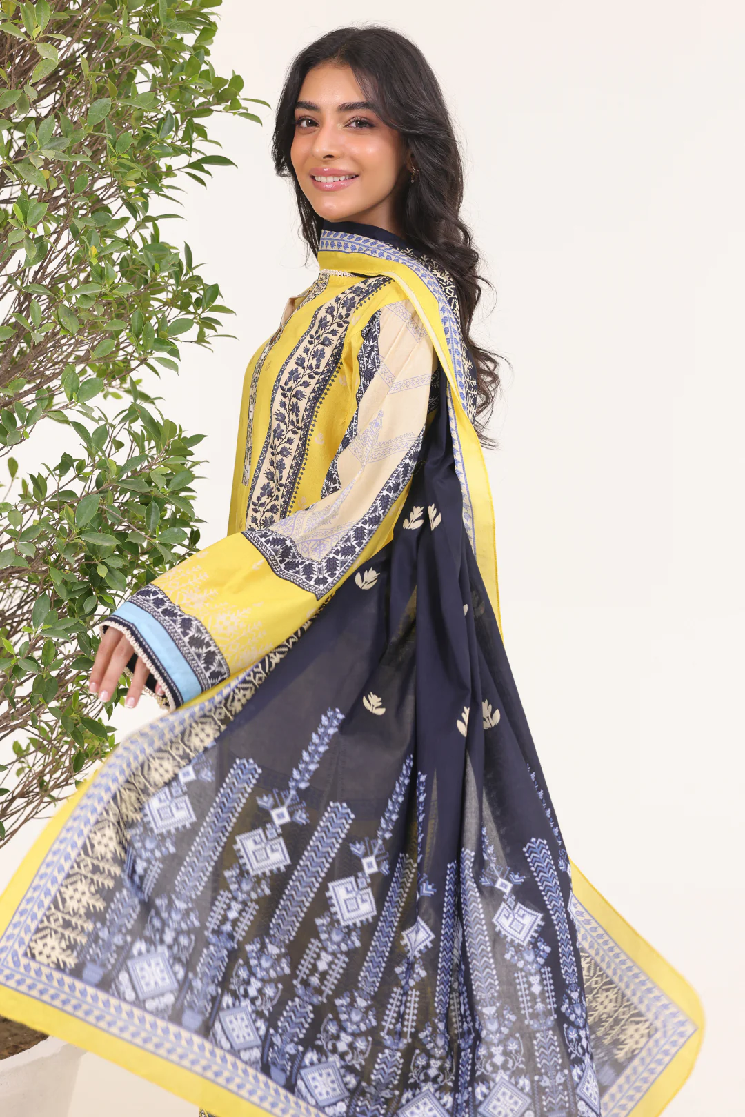 Kurta Dupatta Trouser - 1495 - Image 5