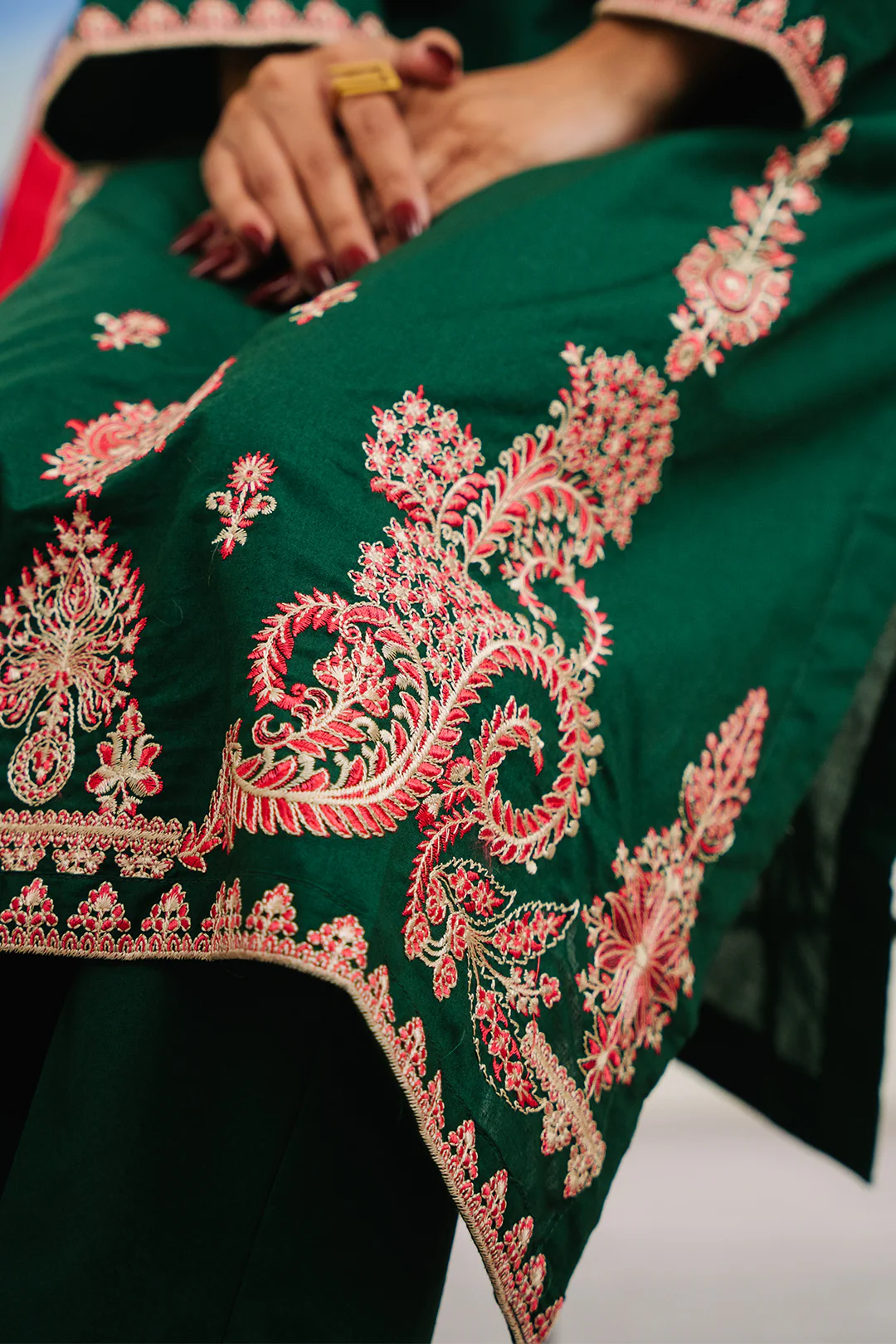 Embroidered Kurta Dupatta Trouser - 1498 - Image 4