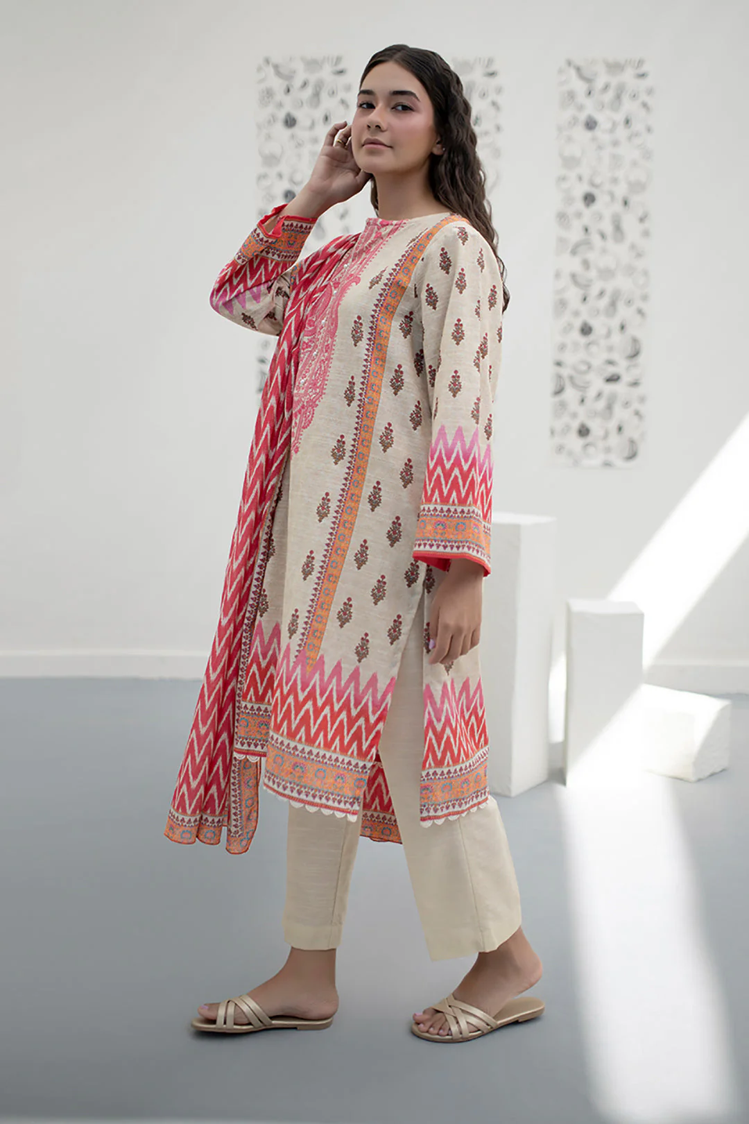 Kurta Dupatta Trouser - 1528 - Image 3