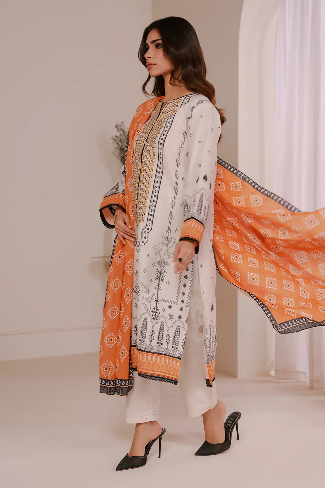Embroidered Kurta Dupatta Trouser - 2953 - Image 6
