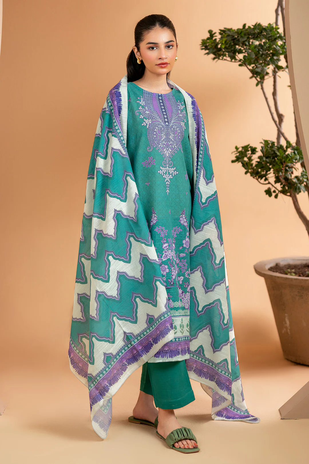 Kurta Dupatta Trouser - 3040 - Image 3