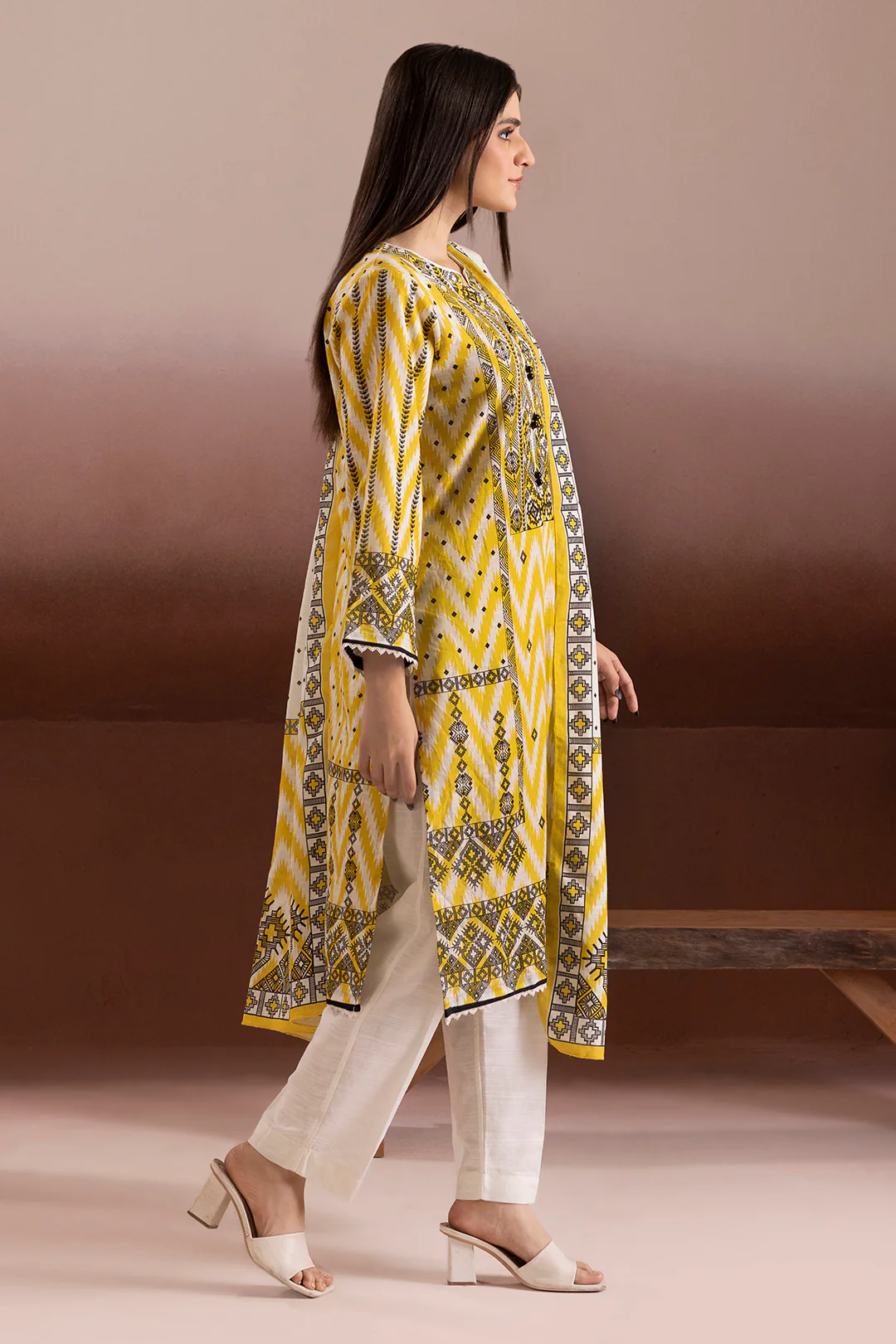 Kurta Dupatta Trouser - 3152 - Image 5