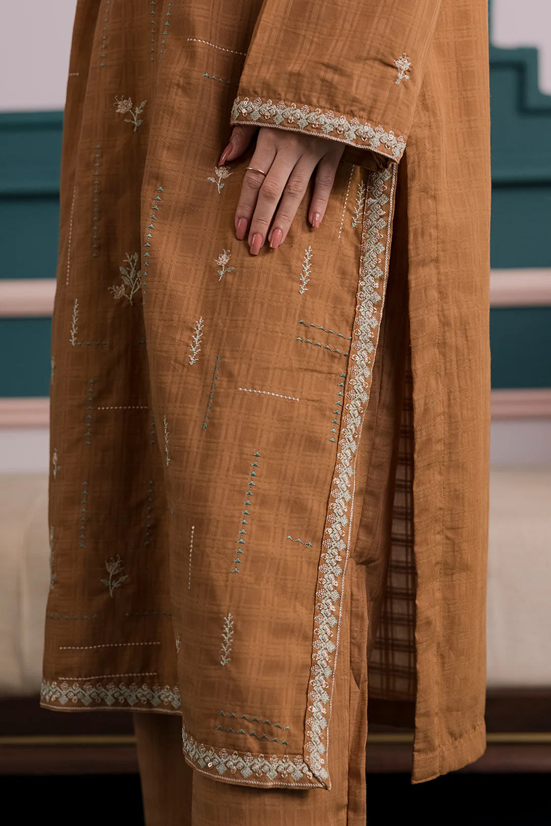 Embroidered Kurta Dupatta Trouser - 2531 - Image 5