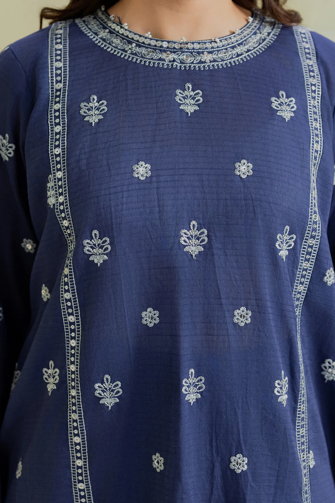 Embroidered Kurta Dupatta Trouser - 2560 - Image 7
