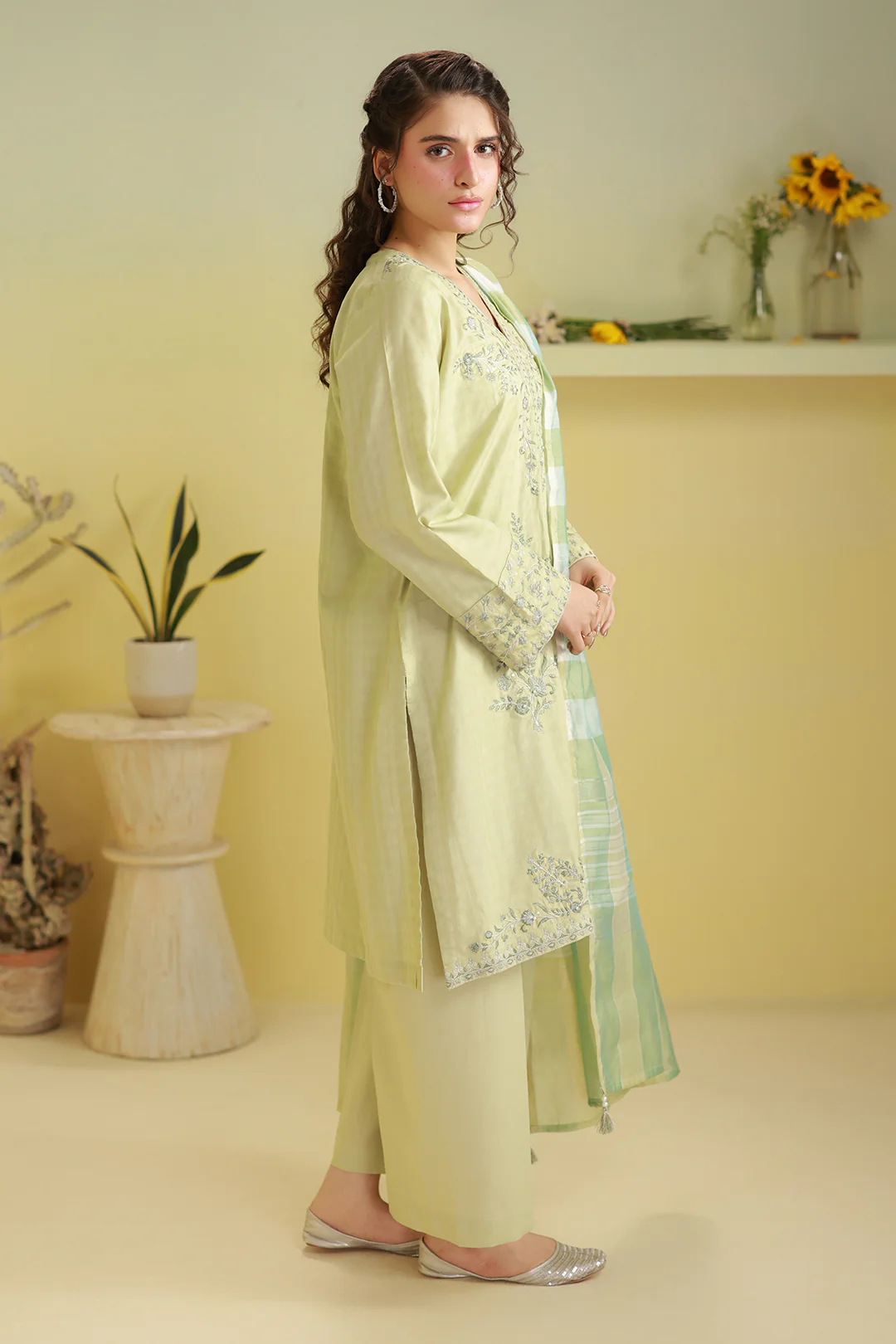 Embroidered Kurta Dupatta Trouser - 2584 - Image 3