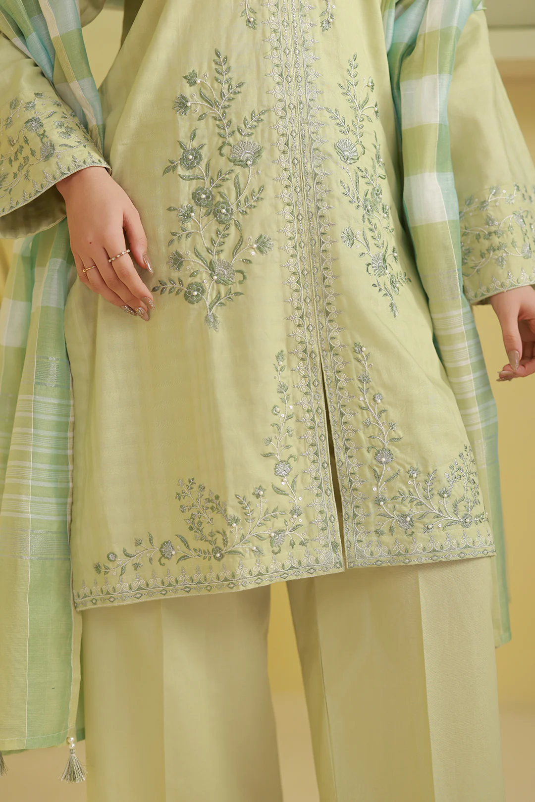 Embroidered Kurta Dupatta Trouser - 2584 - Image 6