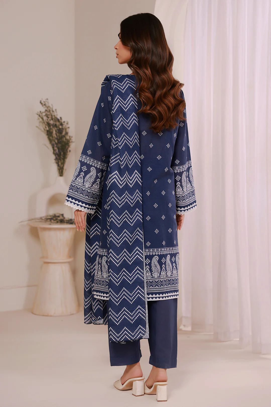 Kurta Dupatta Trouser - 2786 - Image 8