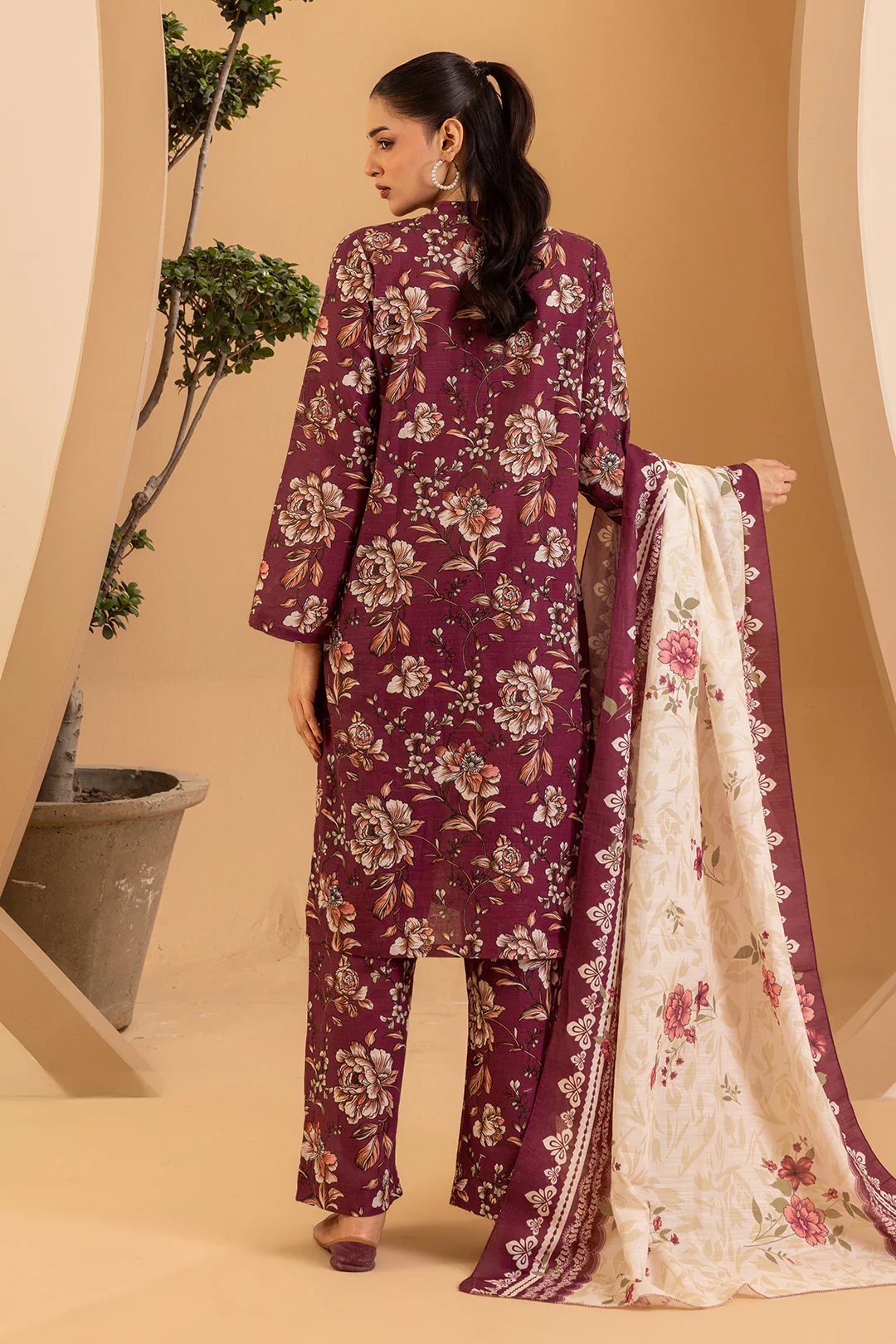 Kurta Dupatta Trouser - 2789 - Image 6