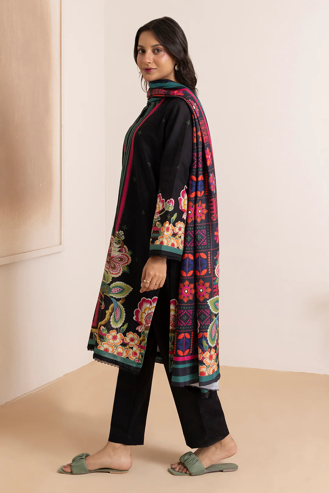 Kurta Dupatta Trouser - 2792 - Image 4
