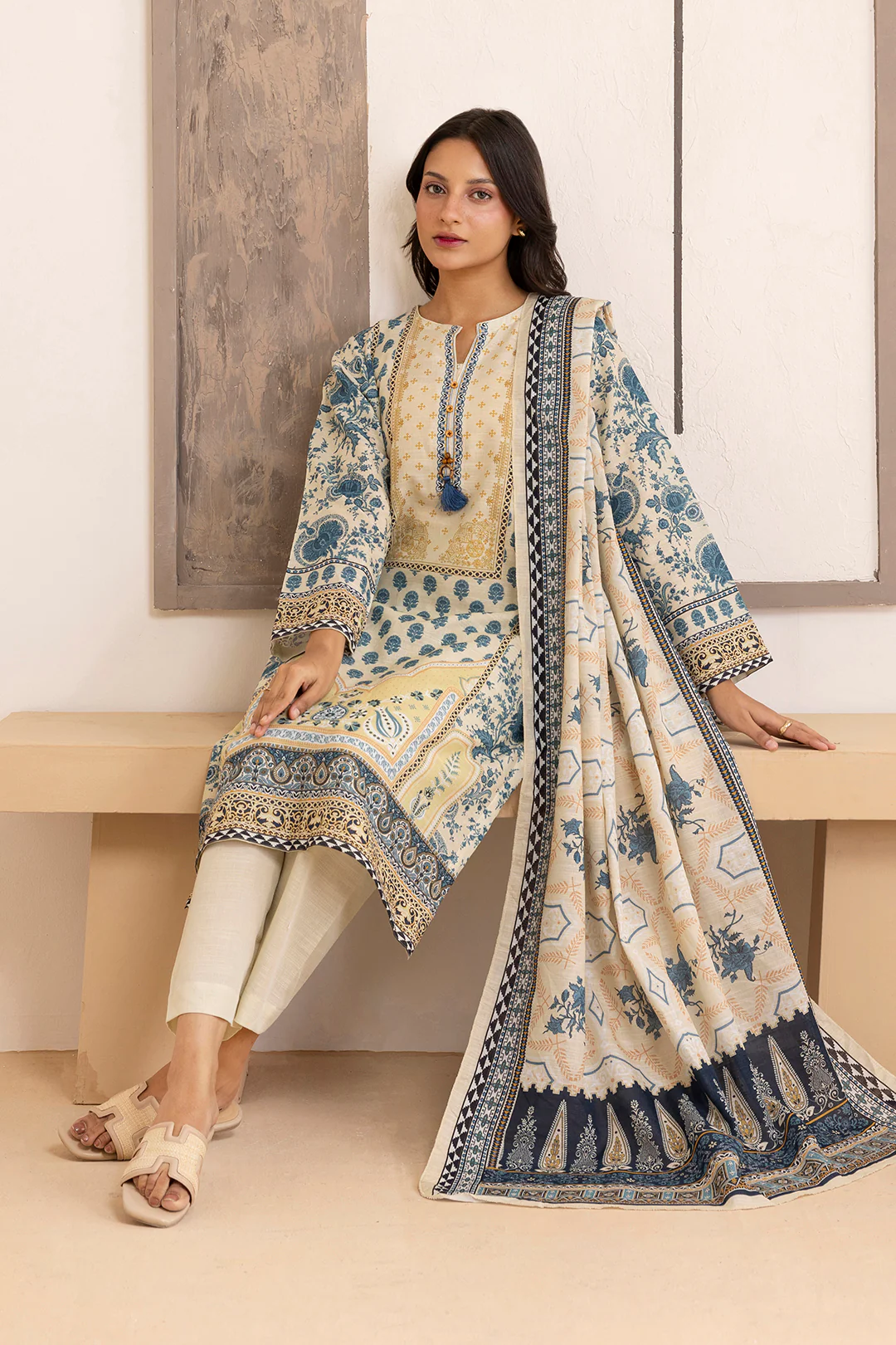 Kurta Dupatta Trouser - 2871 - Image 3