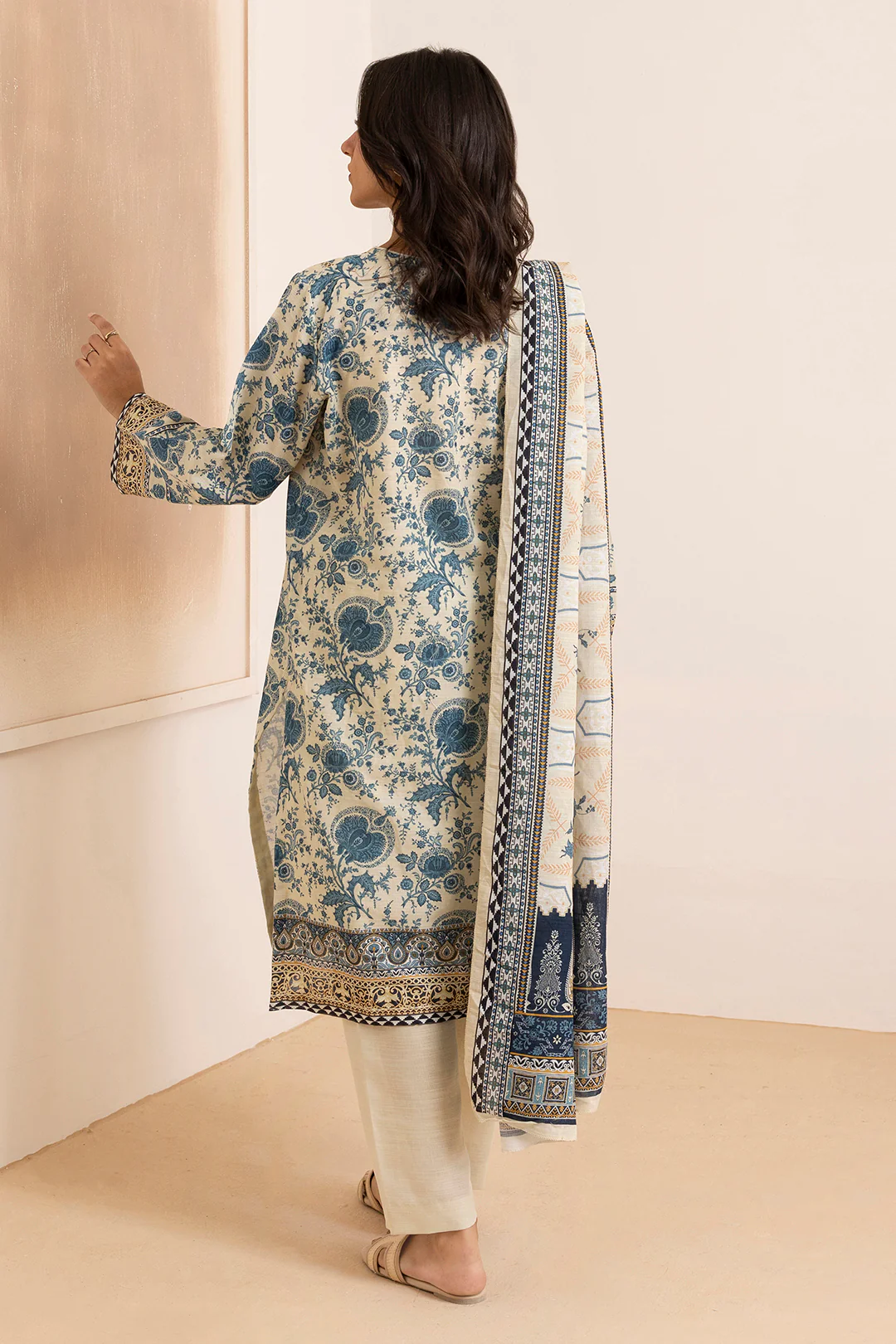 Kurta Dupatta Trouser - 2871 - Image 9