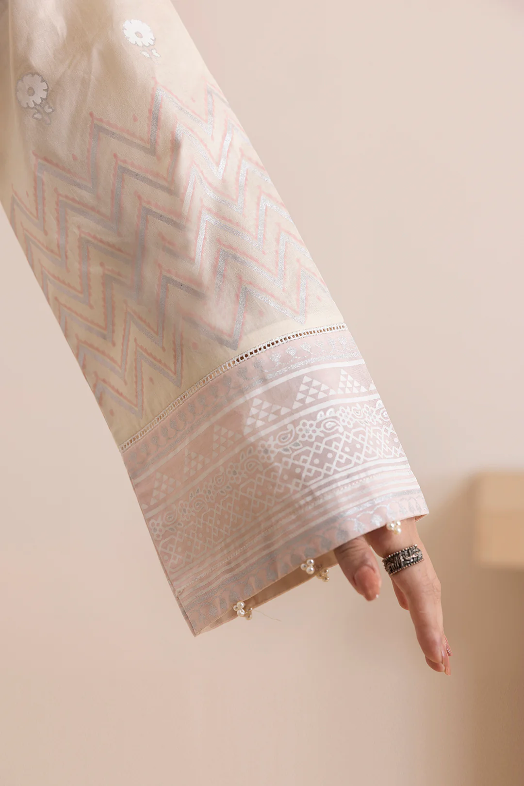 Embroidered Kurta Dupatta - 0656 - Image 4