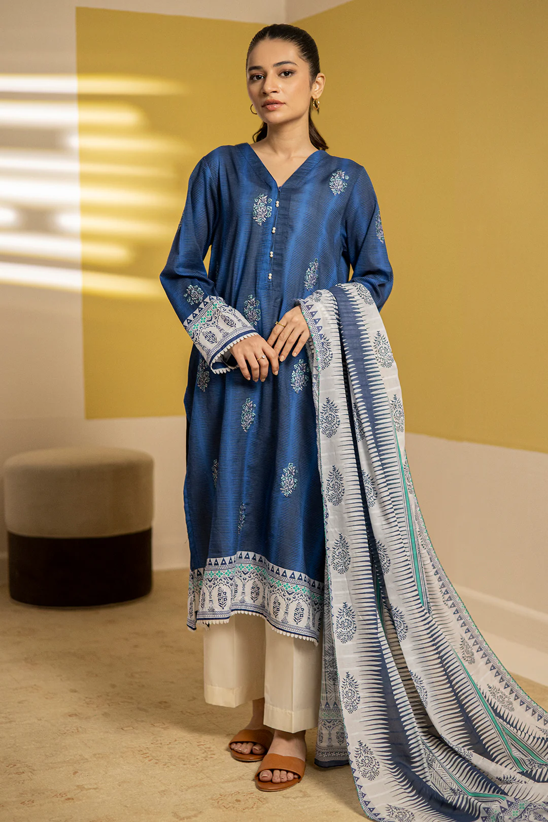 Embroidered Kurta Dupatta - 2881 - Image 2