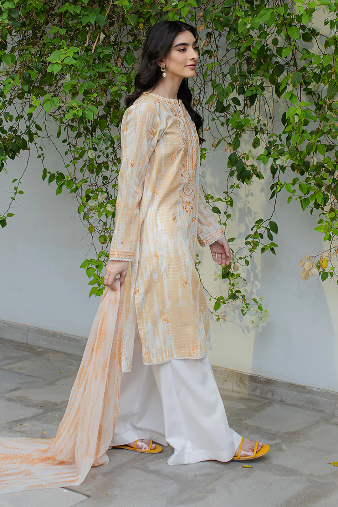 Embroidered Kurta Dupatta - 1705 - Image 5