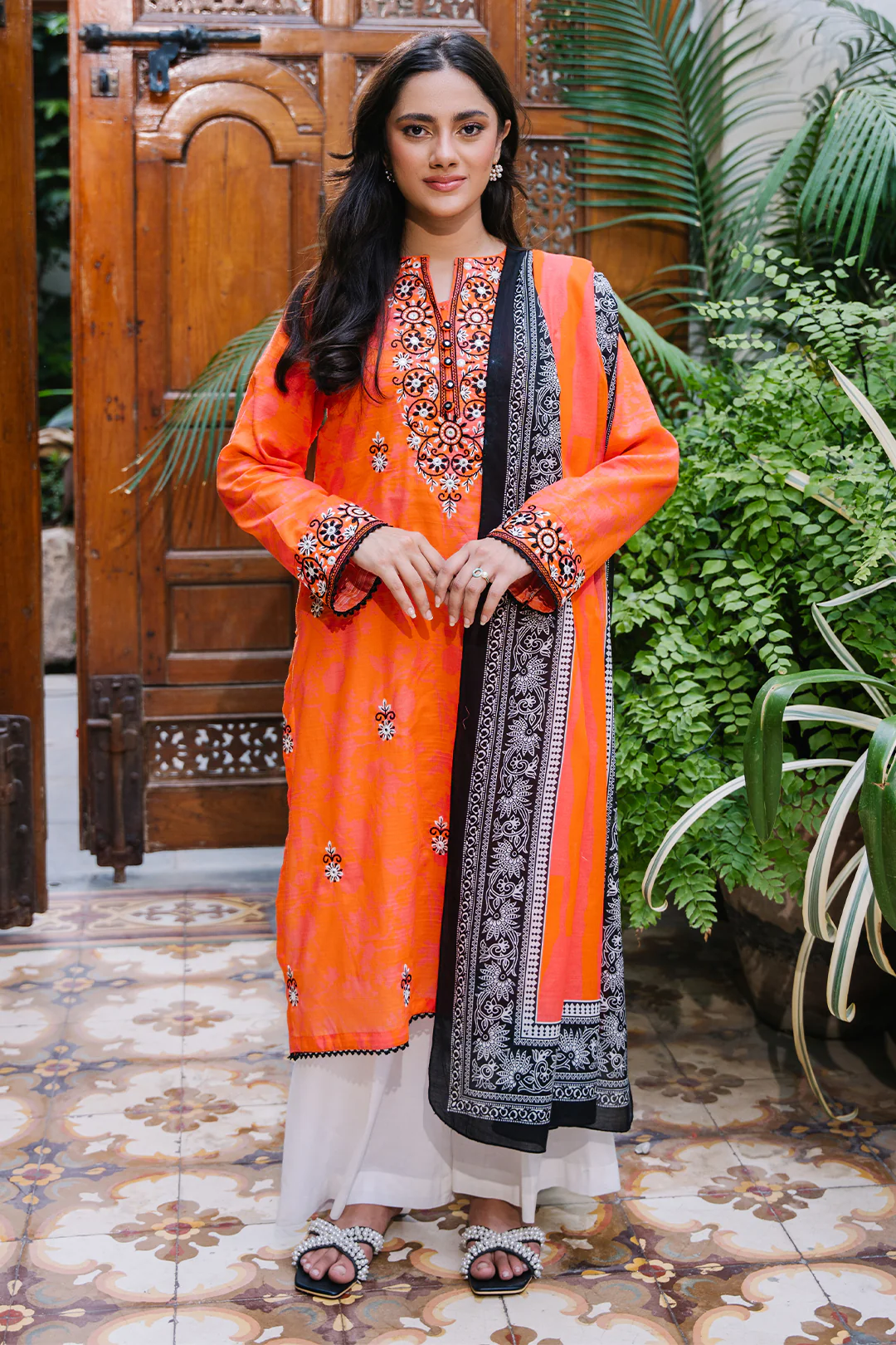 Embroidered Kurta Dupatta - 2077 - Image 6