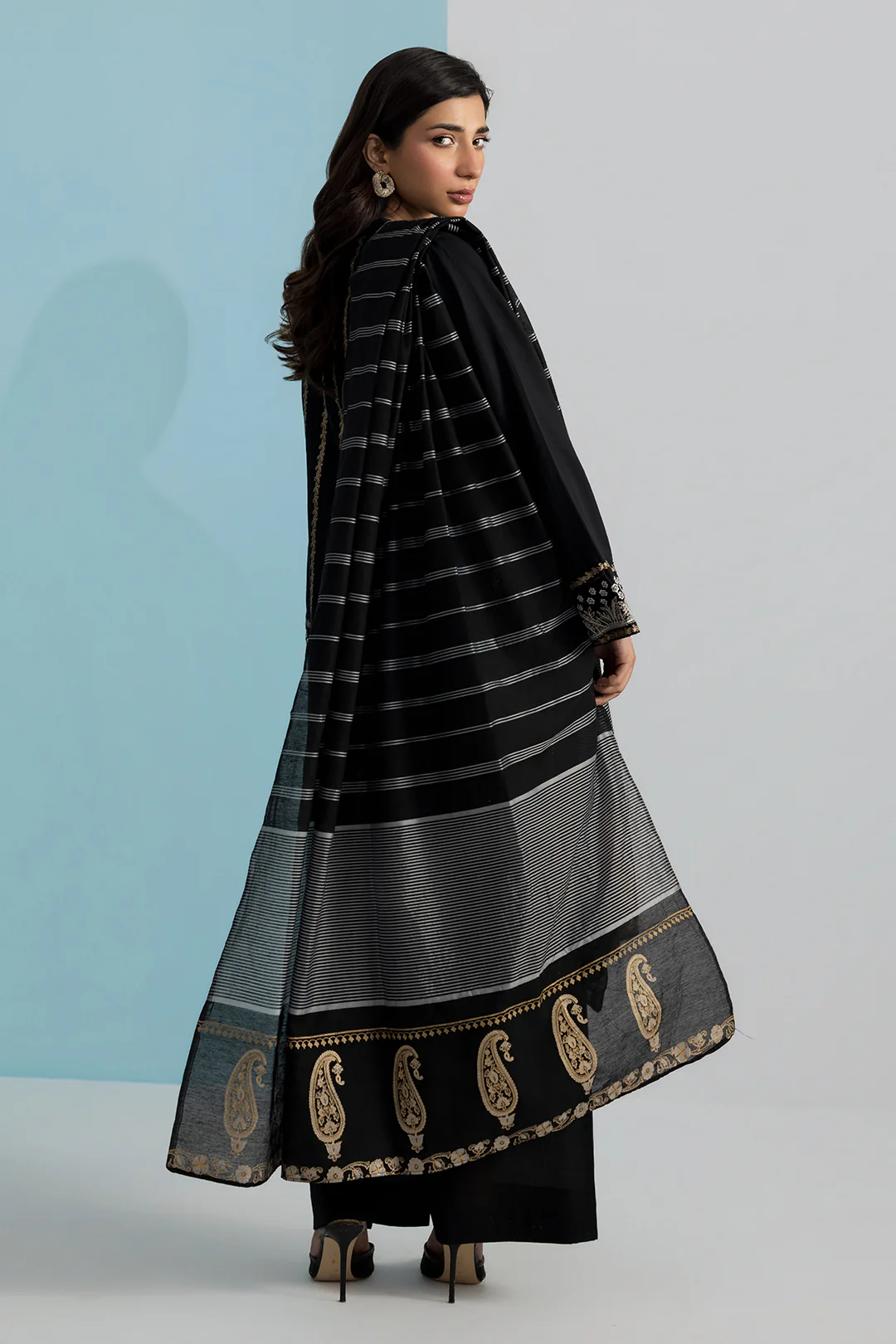 Embroidered Kurta Dupatta - 2256 - Image 9