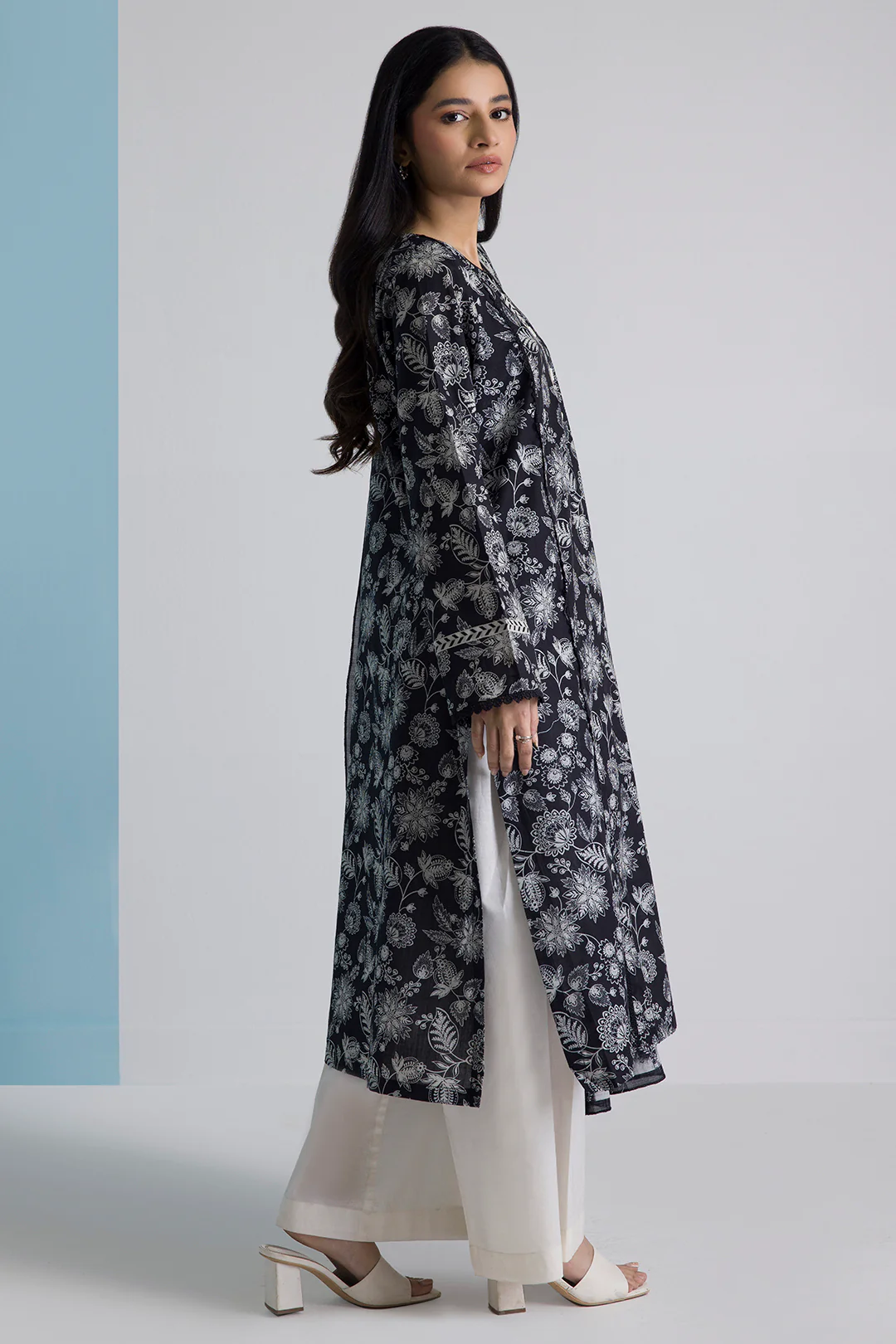 Kurta Dupatta - 1901 - Image 4