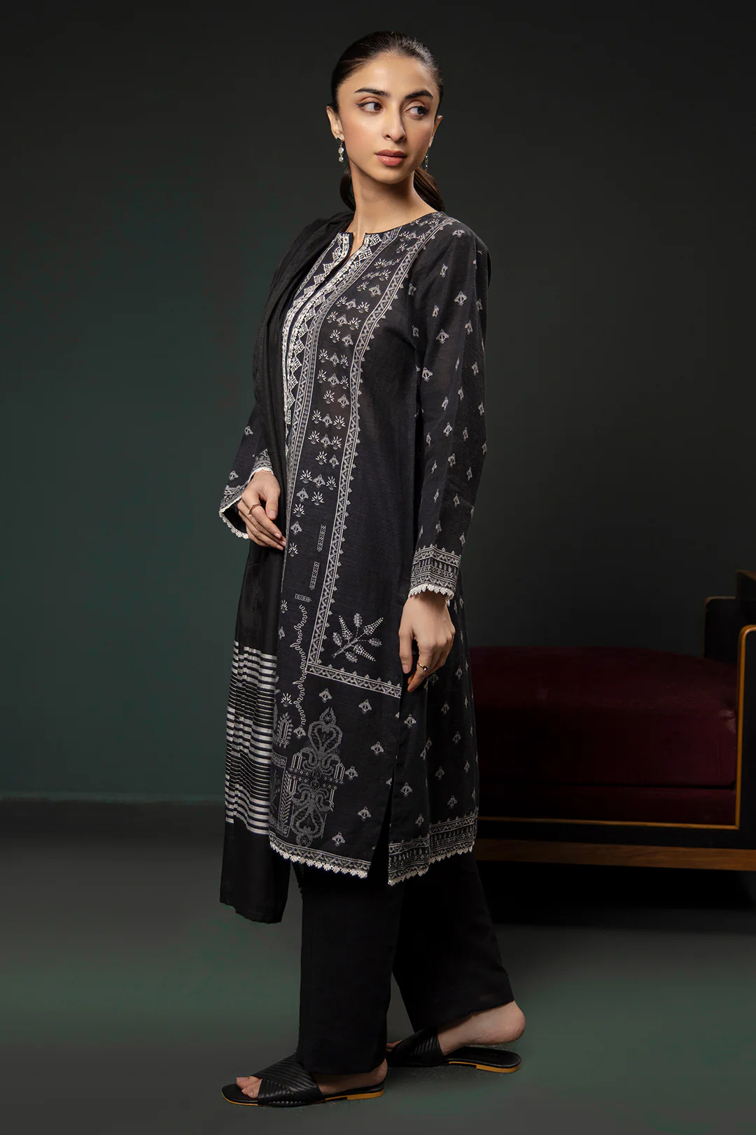 Embroidered Kurta Dupatta - 1493 - Image 3